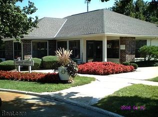 304 Lockwood Ln, Saint Peters, MO 63376