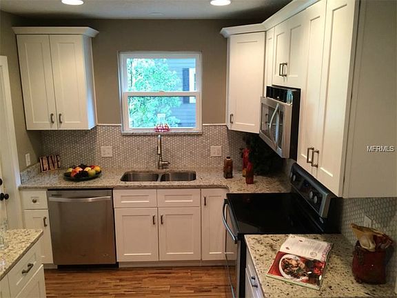 5th image of 906 Royal Palm Ct
