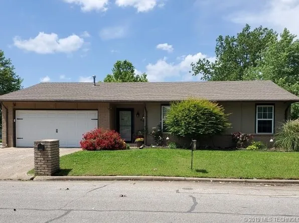 683 E Glenpool Blvd S, Glenpool, OK 74033