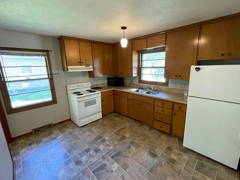 1501 Delaware Ave — Photo 4