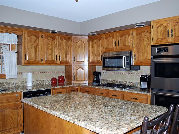 4th image of 10030 Belmont Ct