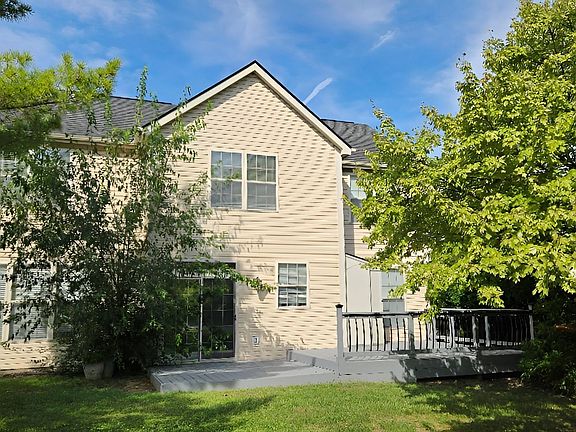 5th image of 10737 Emery Way