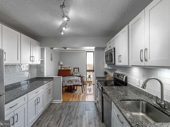 3rd image of 2300 Pimmit Dr APT 1108