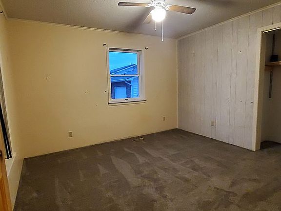 4th image of 304 W Main St