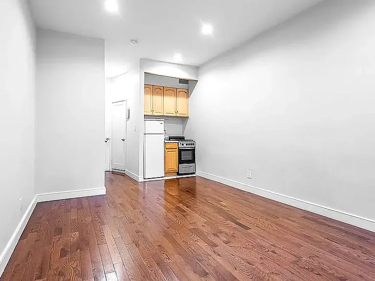 1598 3rd Ave #2AA — Photo 5