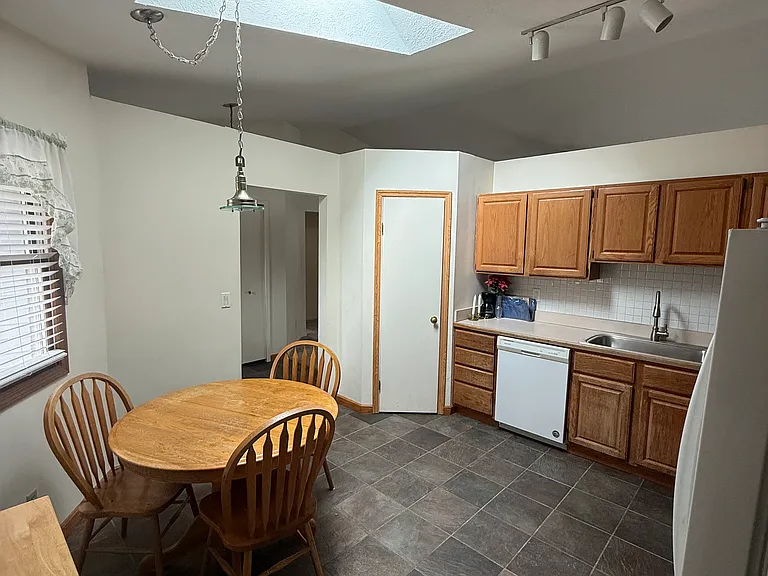 1775 Glenwood Dr — Photo 7