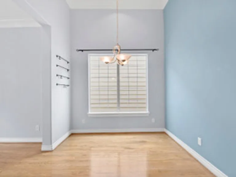 5954 Kansas St — Photo 13