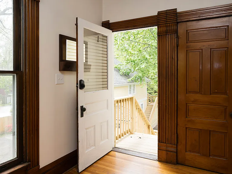 2399 Robinwood Ave — Photo 28