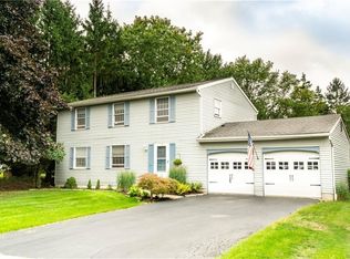 1 Lakewood Dr, Orchard Park, NY 14127