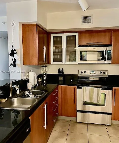 3232 SW 22nd Ter #1303 — Photo 7