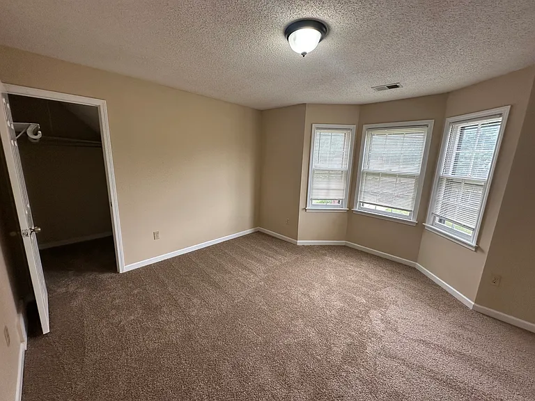 2787 Lanthorn Dr — Photo 14