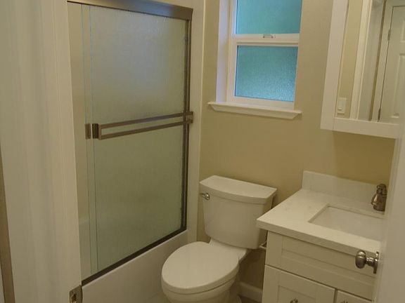 5th image of 87 Glen Eyrie Ave APT 5