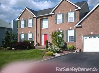 7 Kay Ct, Monroe Township, NJ 08831