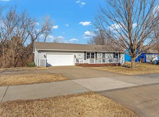 1606 SE 37th St, Topeka, KS 66605