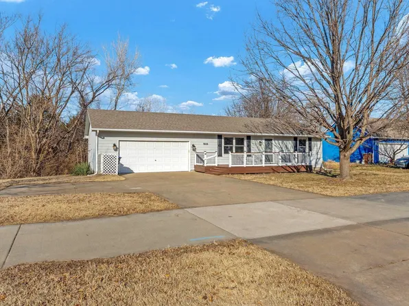 1606 SE 37th St, Topeka, KS 66605