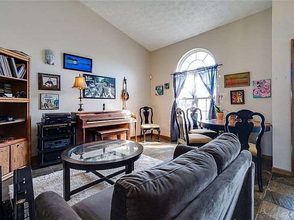 5th image of 2758 N Barnhill Pl