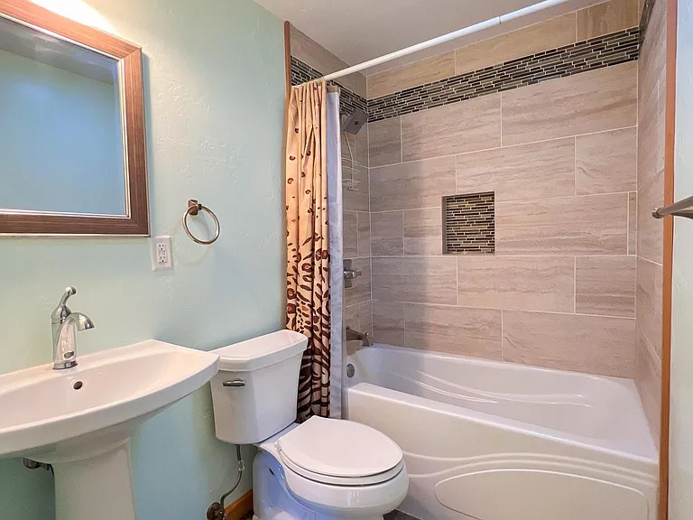 1725 Camellia Dr — Photo 17