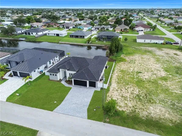 706 SW 28th St, Cape Coral, FL 33914
