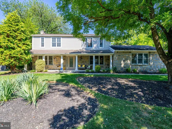 103 White Birch Dr, Cinnaminson, NJ 08077