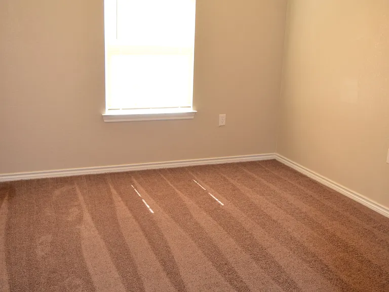 1143 N Lockhart St — Photo 8