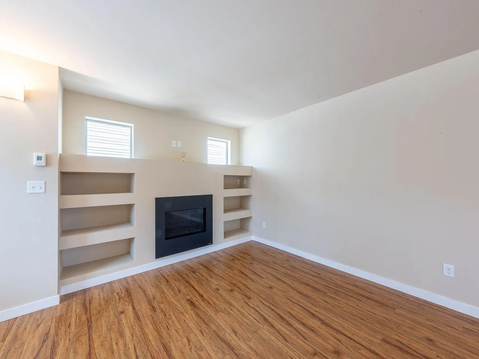3 bed, 1320 sqft, $3,095 — Photo 3