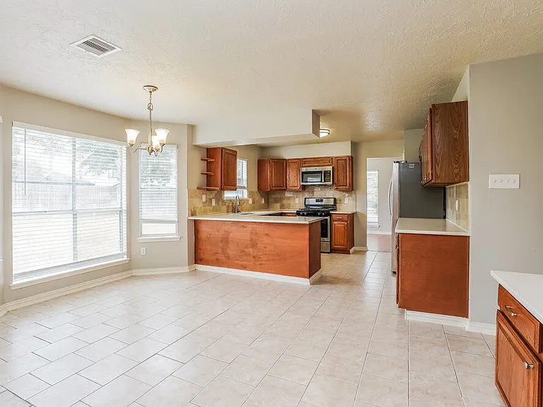 8310 Woodland Willows Dr — Photo 6