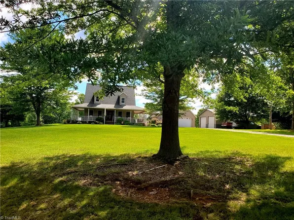 1233 Stanford Church Rd, Siloam, NC 27047
