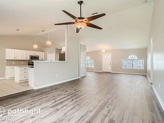 4th image of 7810 Sloewood Dr