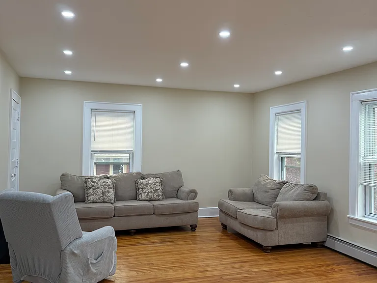 15 Colonial Rd #2 — Photo 4