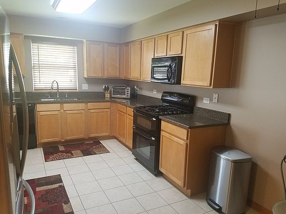 3rd image of 21547 Carlton St