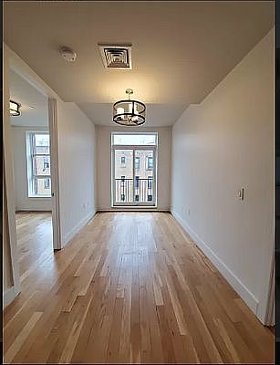 4th image of 2028 Davidson Ave #5A