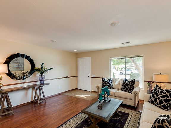 4th image of 43534 W Elizabeth Ave
