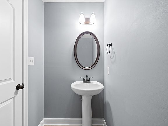 3rd image of 362 Sam Houston Cir