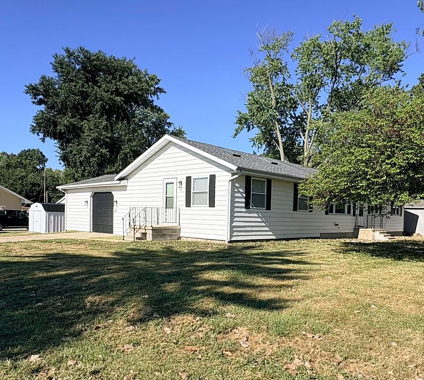 2 Royal Dr - Property Image