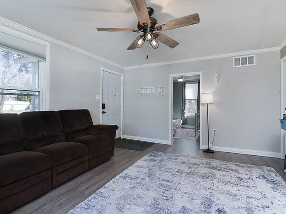 5th image of 207 E Field St