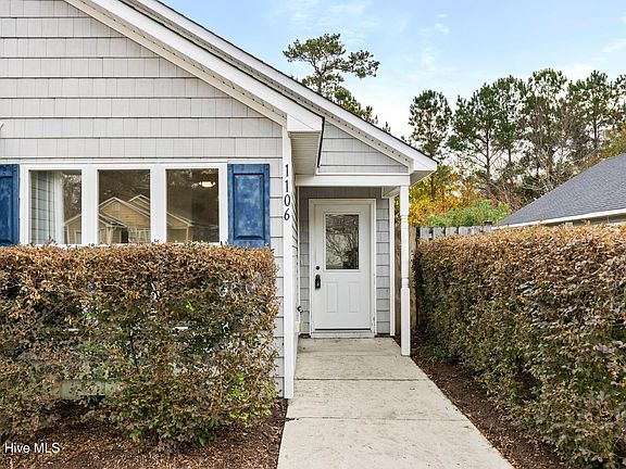 3rd image of 1106 Loman Lane