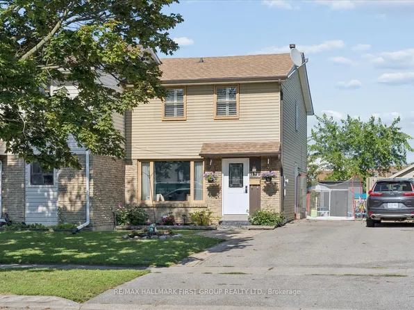 1179 Oxford St, Oshawa, ON L1J 3W4