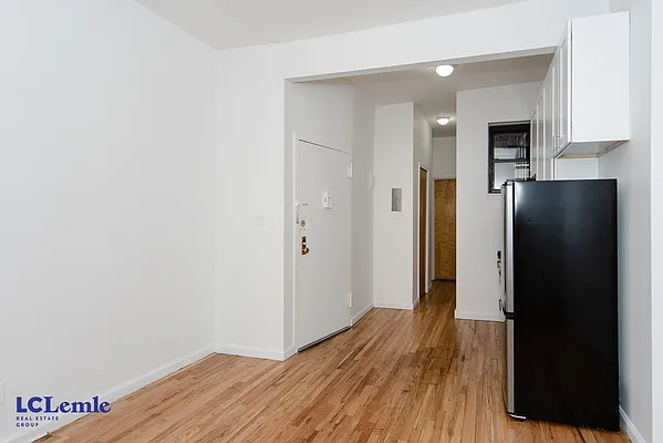 Rented by LC Lemle Real Estate Group | media 18