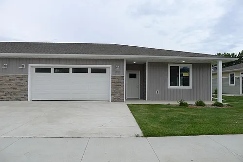 810 Parkside Ln Photo 1