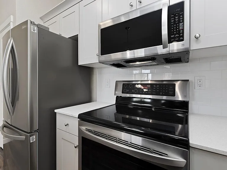 The Summit Apartments — Photo 10