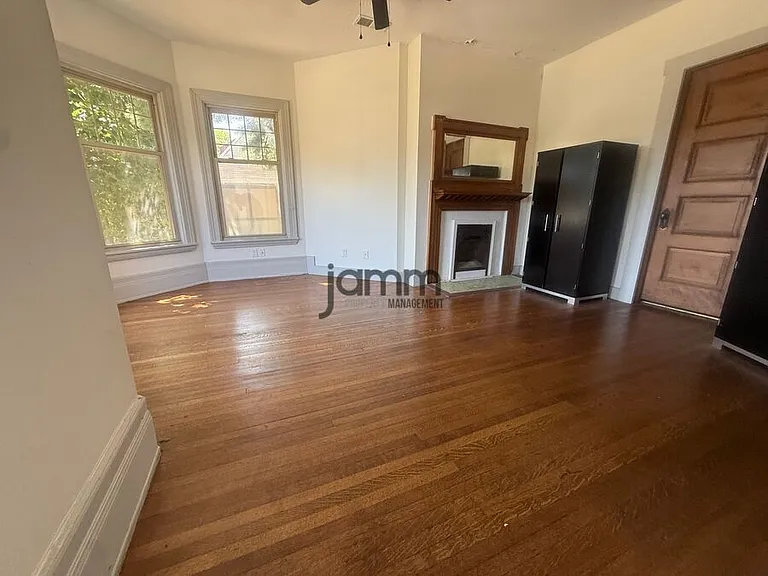 1856 E 89th St #201 — Photo 8