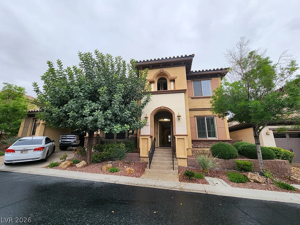 2713 Cyrano St
