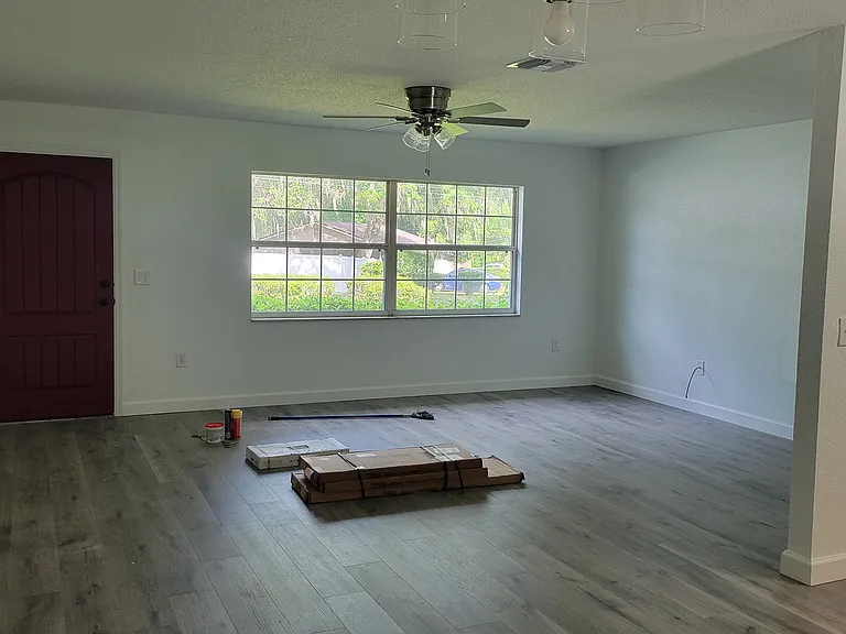 854 SE 28th Ave — Photo 3
