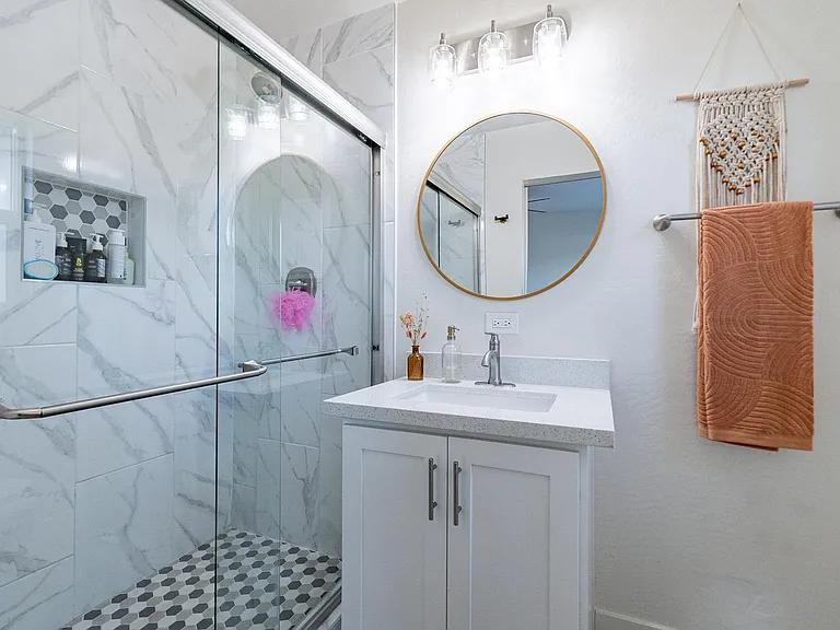 4724 E Polk St — Photo 15