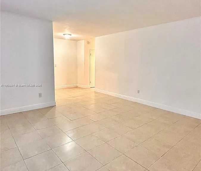 1955 Normandy Dr #2 — Photo 3