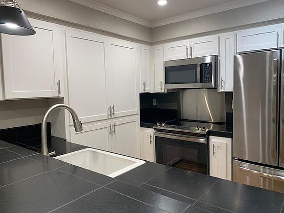 2nd image of 391 Creekview Dr