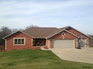 7931 Raphael Dr, Dubuque, IA 52003