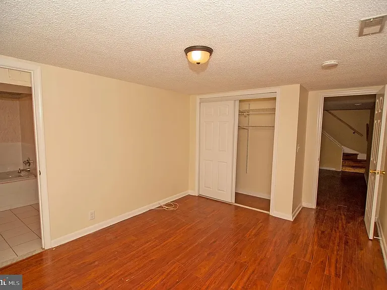 214 N Bradford St — Photo 13