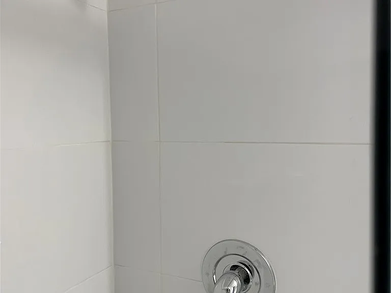 4906 Victoria Dr #313 — Photo 21