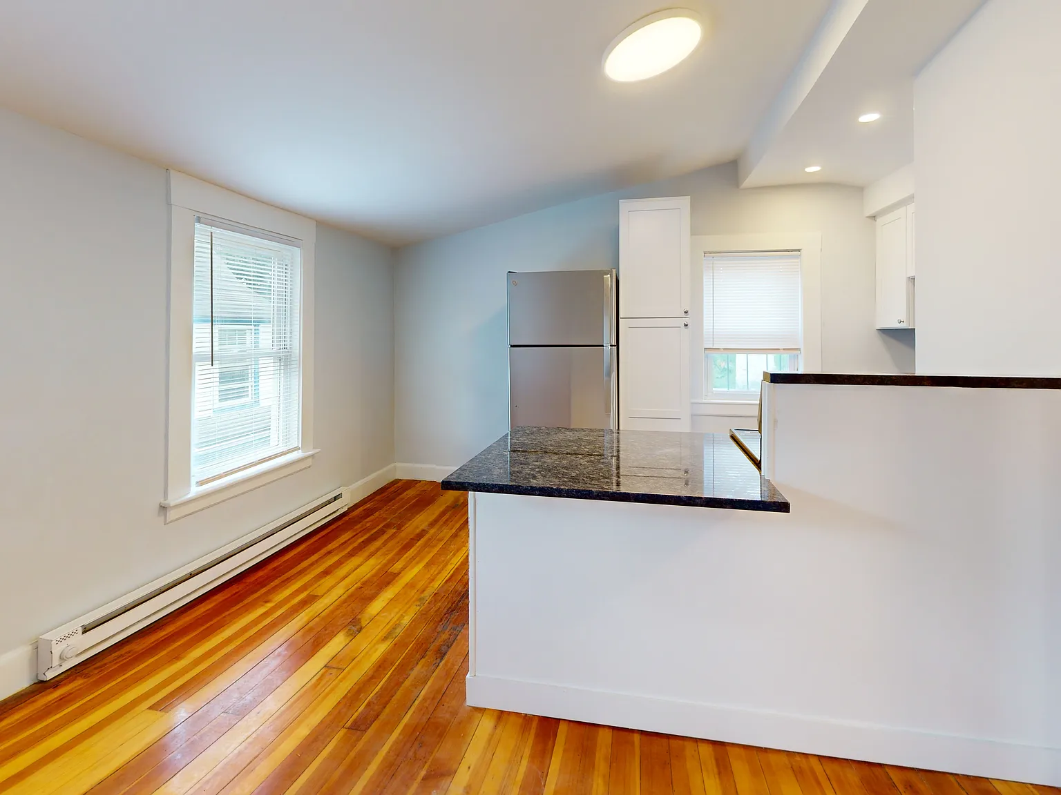 1 bed, 565 sqft, $2,200 — Photo 2